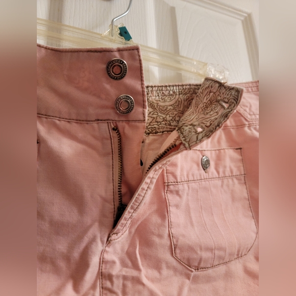 American Eagle Outfitters Woman's Skirt Size 8 Pink 4 Pockets Light Used 1 time - Picture 6 of 10